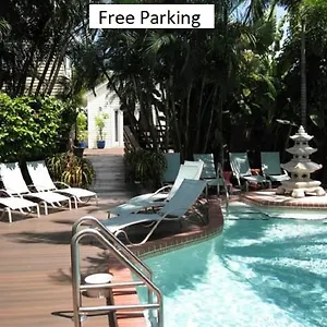 Douglas House Herberg Key West